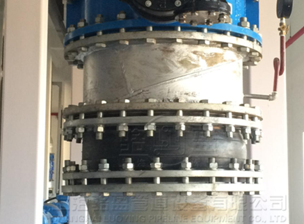 橡膠接頭防護罩使用的時候，我們應(yīng)該注意哪些事項？